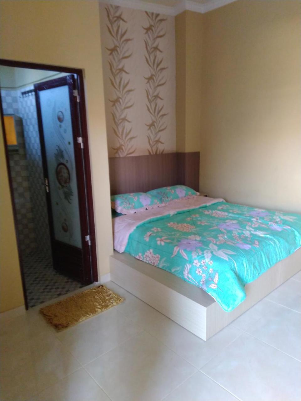 R3 Brawijaya Homestay Баньювангі Екстер'єр фото
