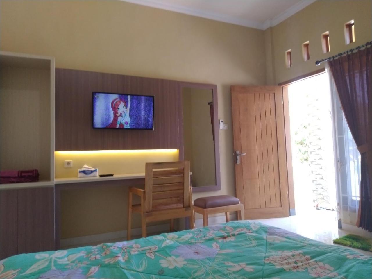 R3 Brawijaya Homestay Баньювангі Екстер'єр фото