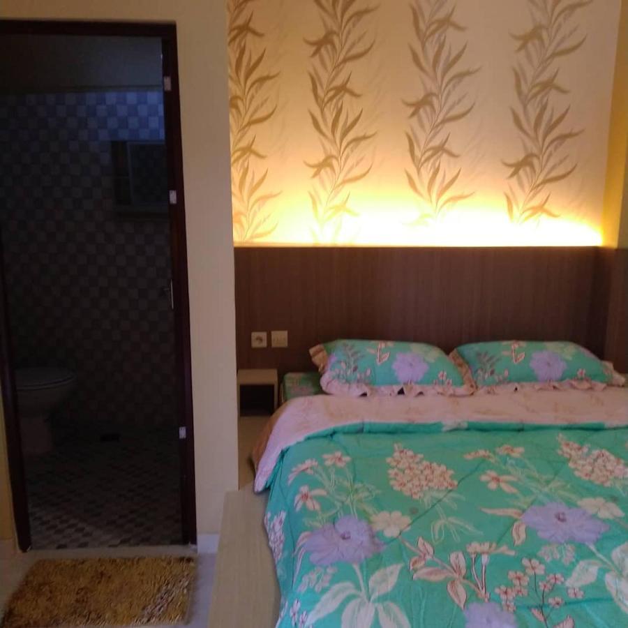 R3 Brawijaya Homestay Баньювангі Екстер'єр фото